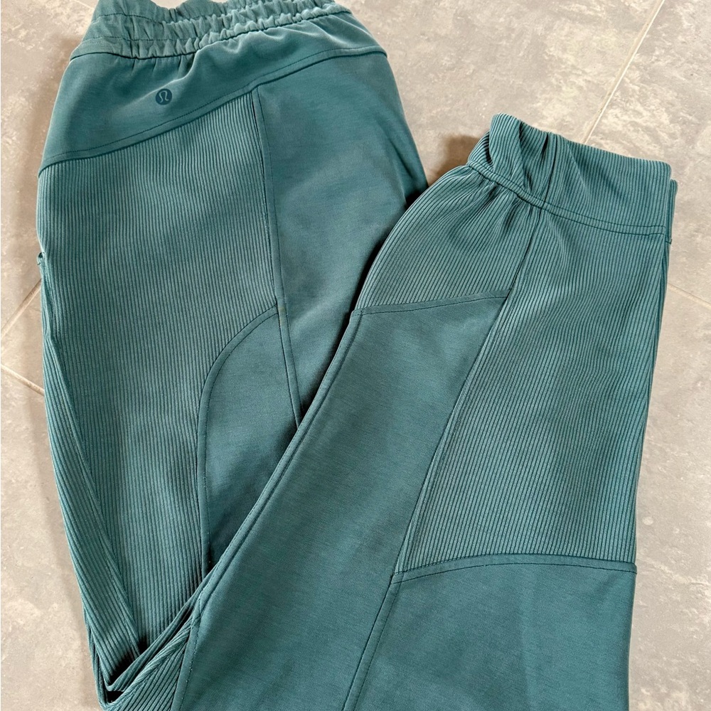 Lululemon Brushed Softstreme Ribbed Full Length High- rise Jogger